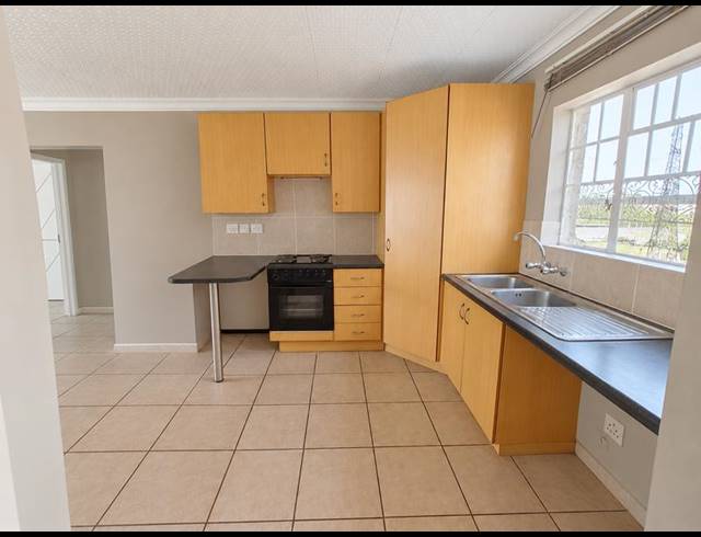 2 BEDROOM PROPERTY TO RENT IN SONNEVELD
